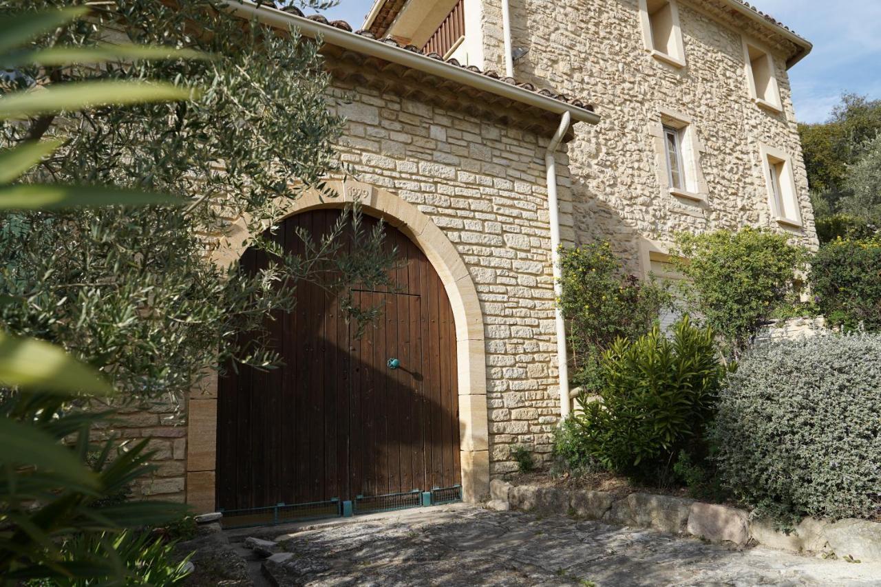 LES CONILS - Gîtes et Chambres d'hôtes Saint-Pierre-de-Vassols Exterior foto